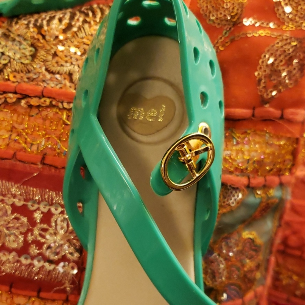 Shoes - Picture 3 of 4
